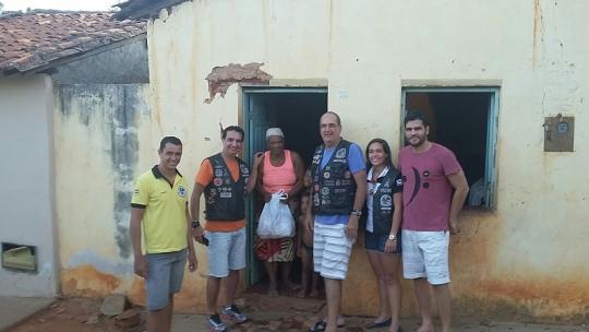 LIVRAMENTO: projeto social do Moto Clube Livramento Moto Estrada distribui cestas básicas para famílias carentes no Bairro Benito Gama e Taquari.
