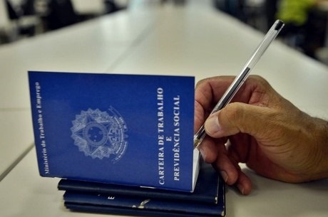 Governo começa a pagar benefício a trabalhador com salário reduzido