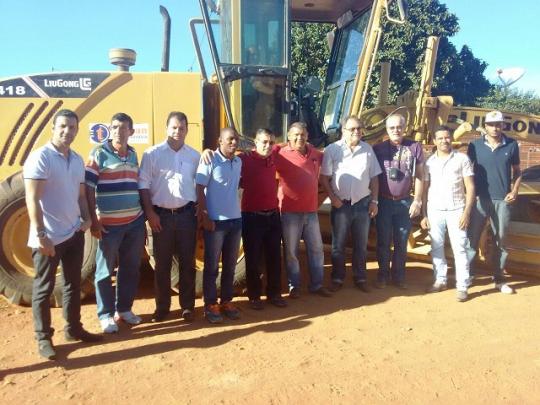 LIVRAMENTO: PREFEITURA INICIA OBRAS DE PAVIMENTAÇÃO NO BAIRRO BENITO GAMA