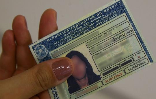Habilitações vencidas em 2020 terão um ano a mais de validade