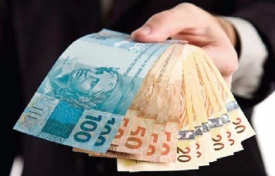 Previsão de salário mínimo para 2018 cai para R$ 969