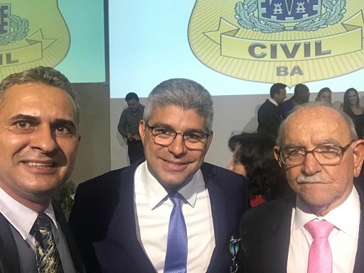 Delegado Altamirando Alves Rodrigues recebeu Medalha do Mérito Policial Civil 