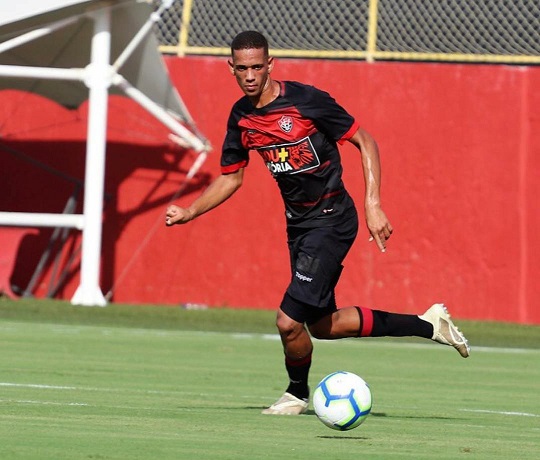 LIVRAMENTENSE LUAN MIGUEL SE DESTACA COMO ARTILHEIRO NO E.C. VITÓRIA