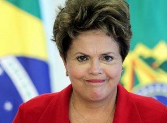 Votação de impeachment é encerrada com 367 deputados a favor e 137 contra