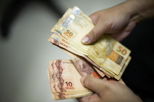 Congresso aprova Orçamento com salário mínimo de R$ 1.031 em 2020