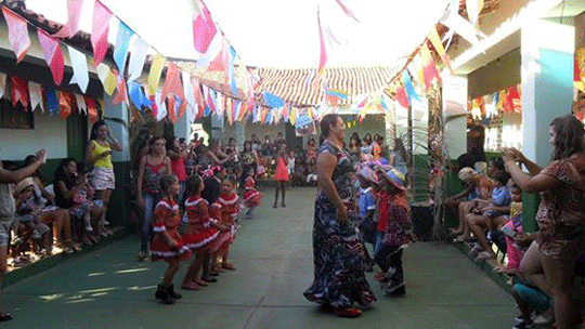 SECRETÁRIO DE EDUCAÇÃO PRESTIGIA FESTAS JUNINAS DAS ESCOLAS E  CRECHES DA REDE MUNICIPAL