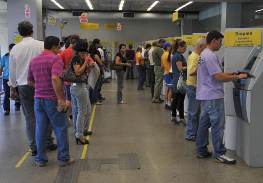 Cerca de 260 mil servidores públicos ainda não sacaram abono salarial