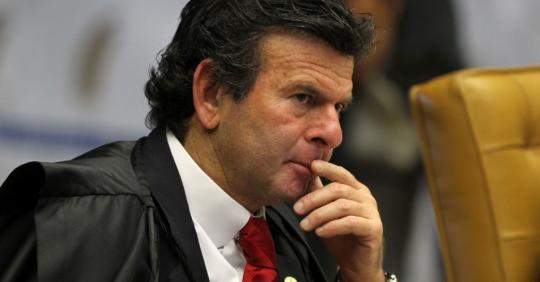 Maioria da sociedade não quer descriminalização da maconha, diz Fux