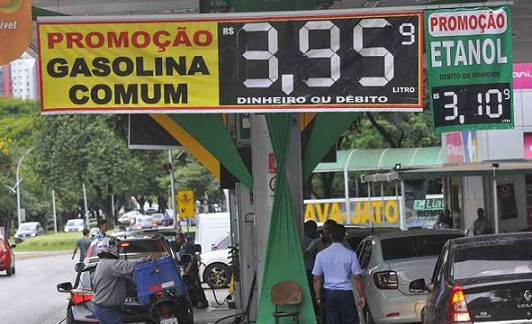 Gasolina chega a R$ 3,95, apesar do aumento nas refinarias