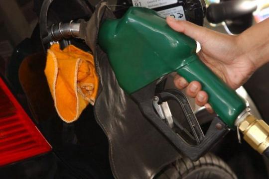 Preço da gasolina bate recorde e chega ao maior valor em dez anos