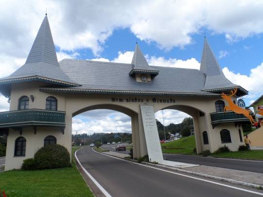 COLUNA VIAGEM: NATAL LUZ EM GRAMADO/RS