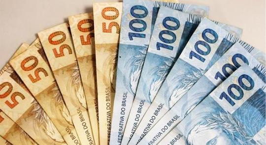 Orçamento de 2019 prevê salário mínimo de R$ 1.006