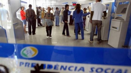 Idoso ou deficiente pobre que não se cadastrar em 14 dias terá BPC suspenso