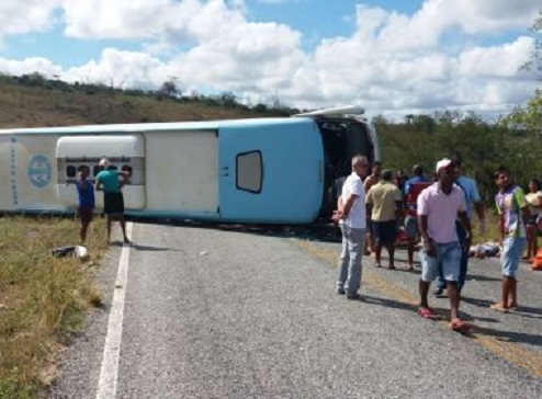 Acidente na Chapada deixou 27 feridos; vítimas foram levadas para Feira e Salvador