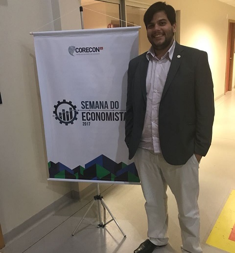 'Não vejo como algo danoso', diz economista Lucas Spínola sobre Projeto de Lei que limita taxas de juros