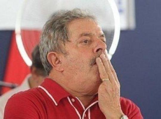 Ministério Público pediu prisão preventiva de Lula no caso triplex, diz jornal