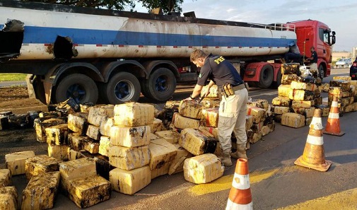 PRF apreende quase 3 toneladas de maconha no Paraná