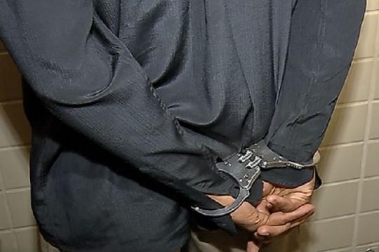 Homem é preso por abusar da filha de 10 anos, diz polícia