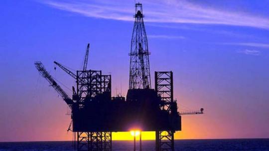 Agência rebaixa empresas e bancos; Petrobras perde grau de investimento 