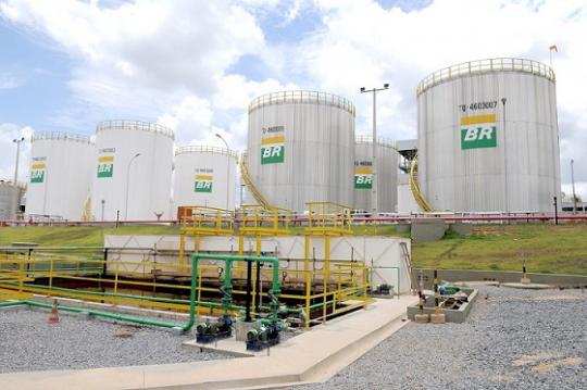 Petrobras confirma corte de 8% em preço de gasolina e de 4% no diesel a partir de terça