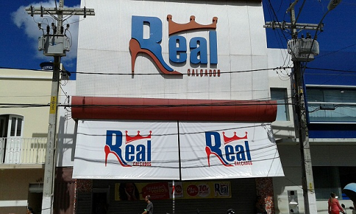 REAL CALÇADOS REALIZA MEGA LIQUIDAÇÃO COM ATÉ 70% DE DESCONTO E PAGAMENTO EM 10X SEM JUROS