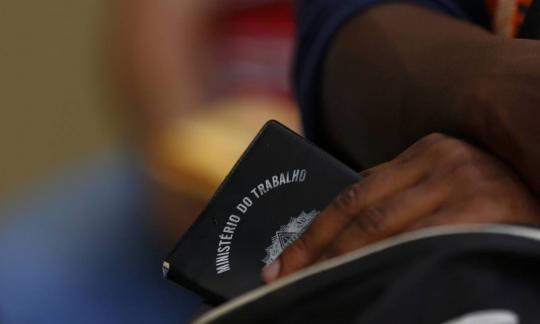 Salário mínimo em 2020 será menor que o previsto e ficará em R$ 1.030