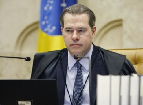 STF proíbe corte salarial de servidores estaduais e municipais e veta redução de repasse