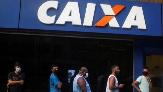 Governo deve pagar mais duas parcelas de R$ 300 do auxílio emergencial